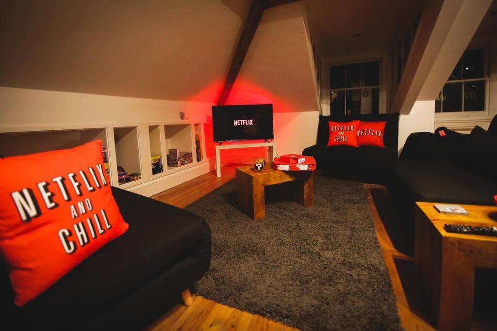Games And Movies Lounge 7 Bed City Centre Apartment Ньюкасл-апон-Тайн Екстер'єр фото